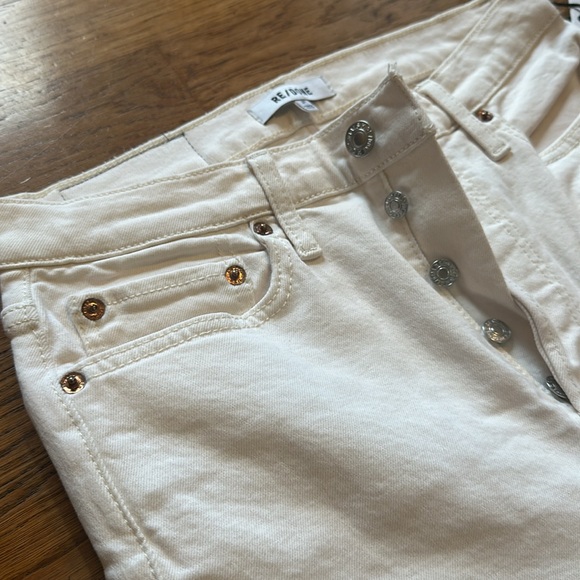 Brand New!  Re/Done button-fly white jeans.  Size 27.  70s Stovepipe style - Picture 2 of 8